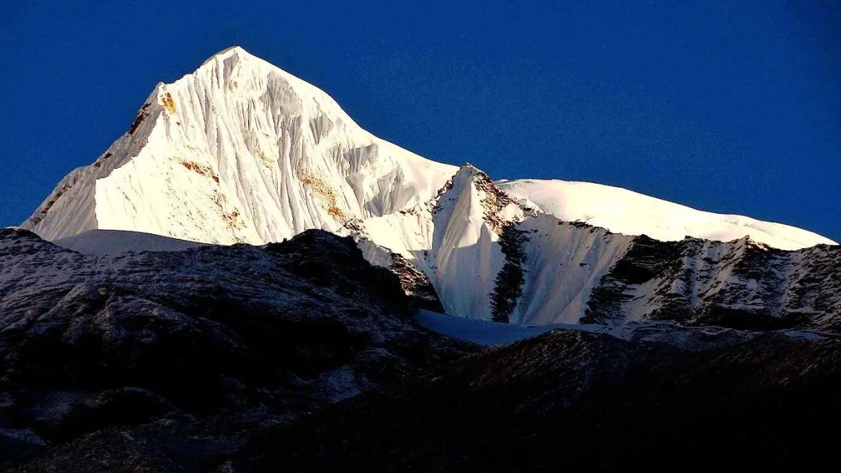 singhu-chuli-mountain