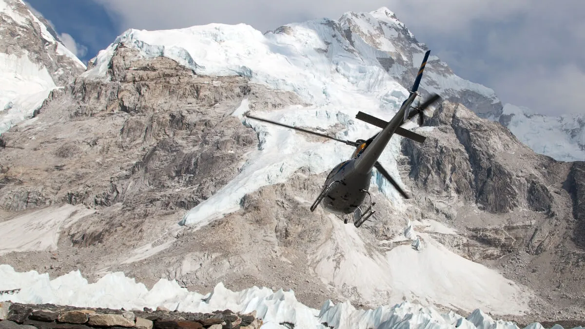 everest-helicopter-trek