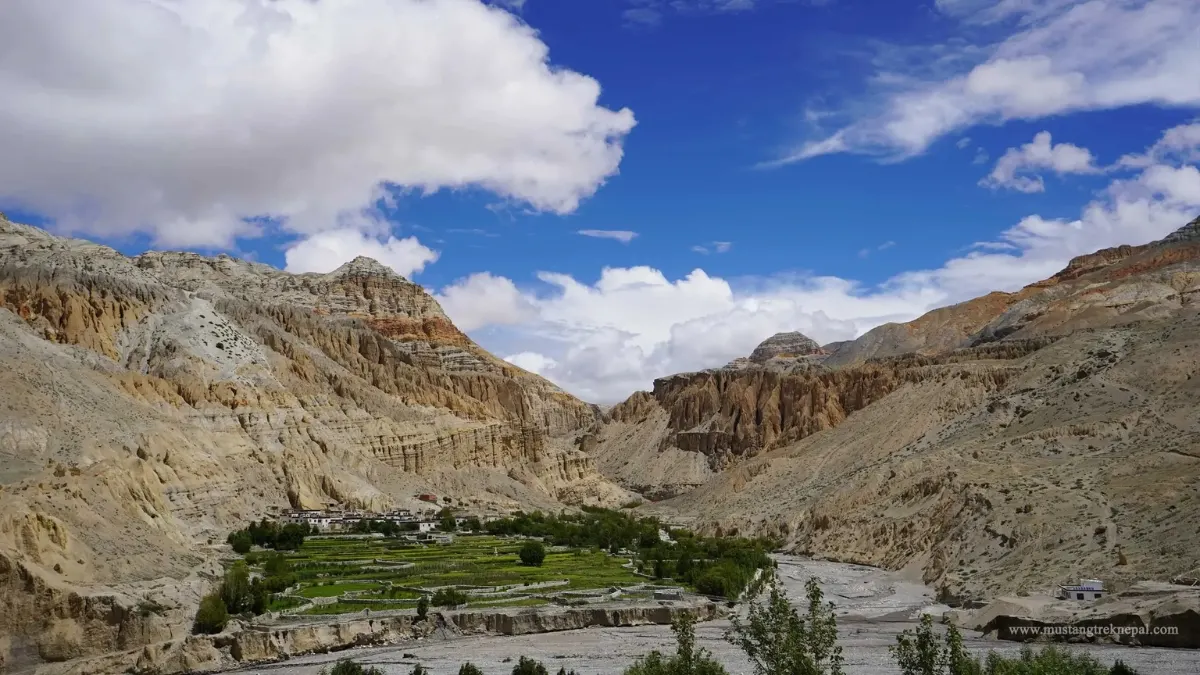 upper-mustang-trek-with-yara