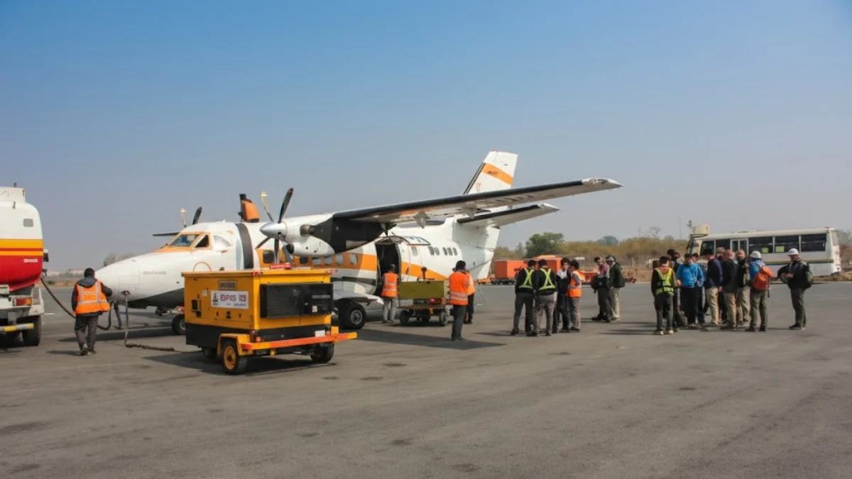 luggage-carry-at-lukla