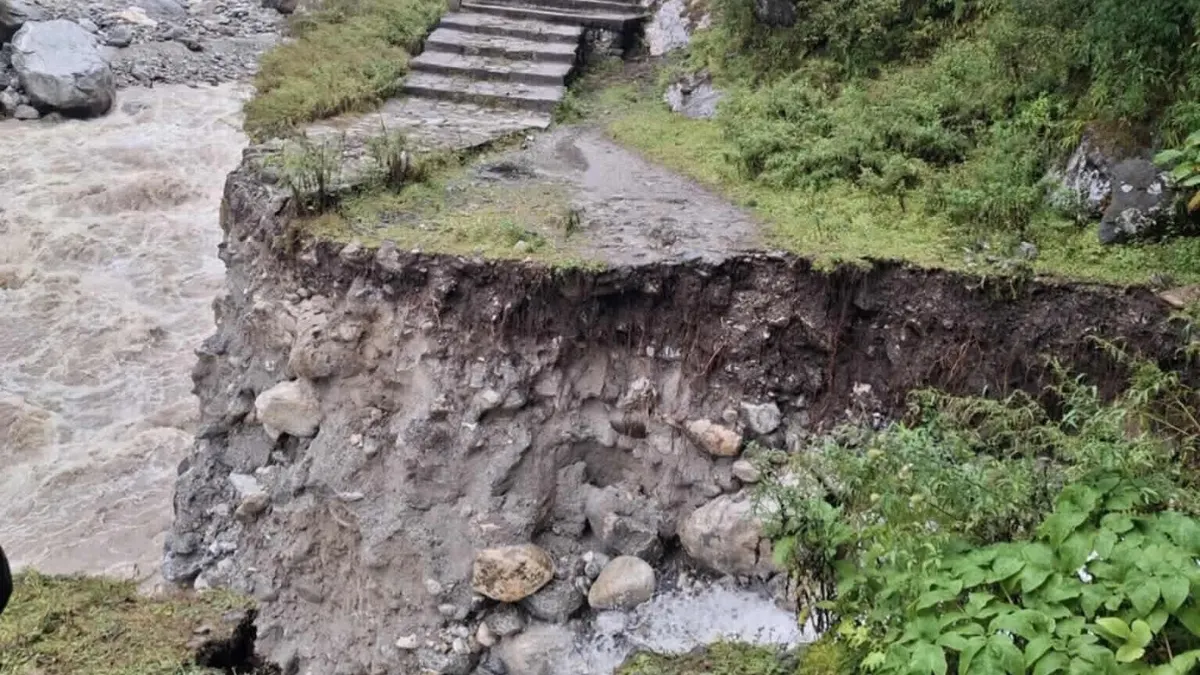 everest-route-blocked