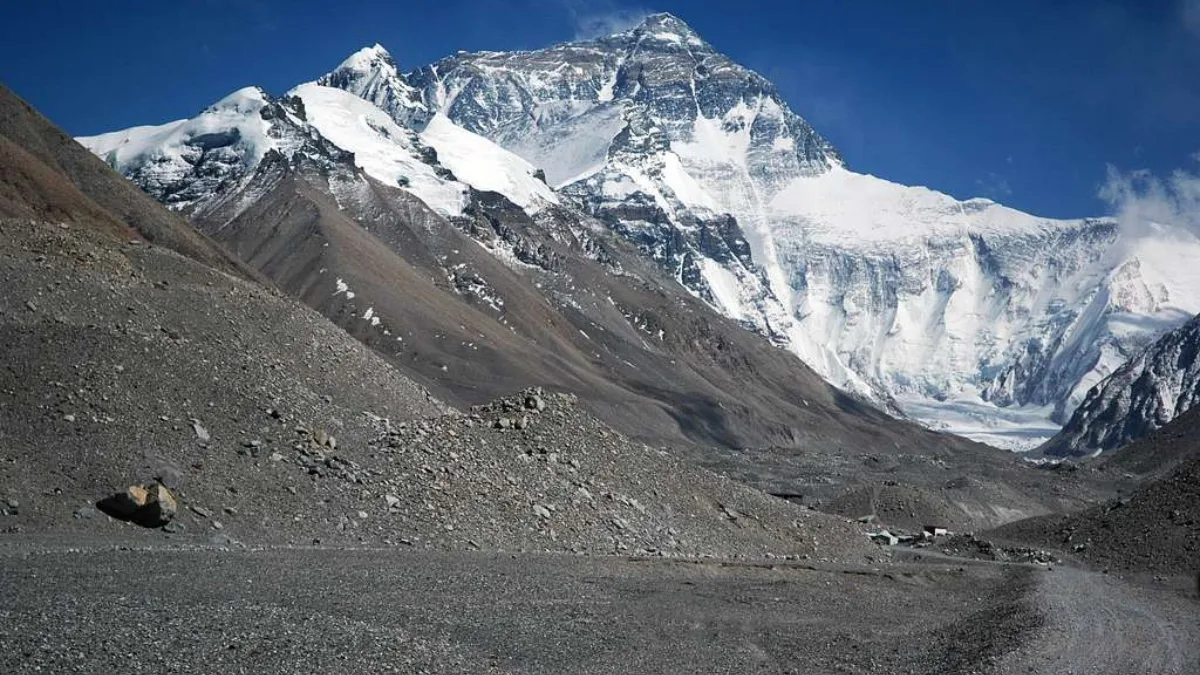 mount-everest-from-rongbuk