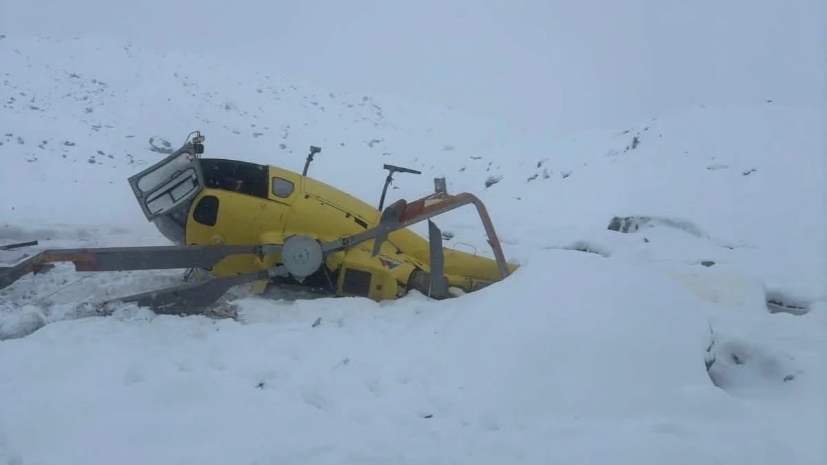 helicopter-crashed-at-lobuche