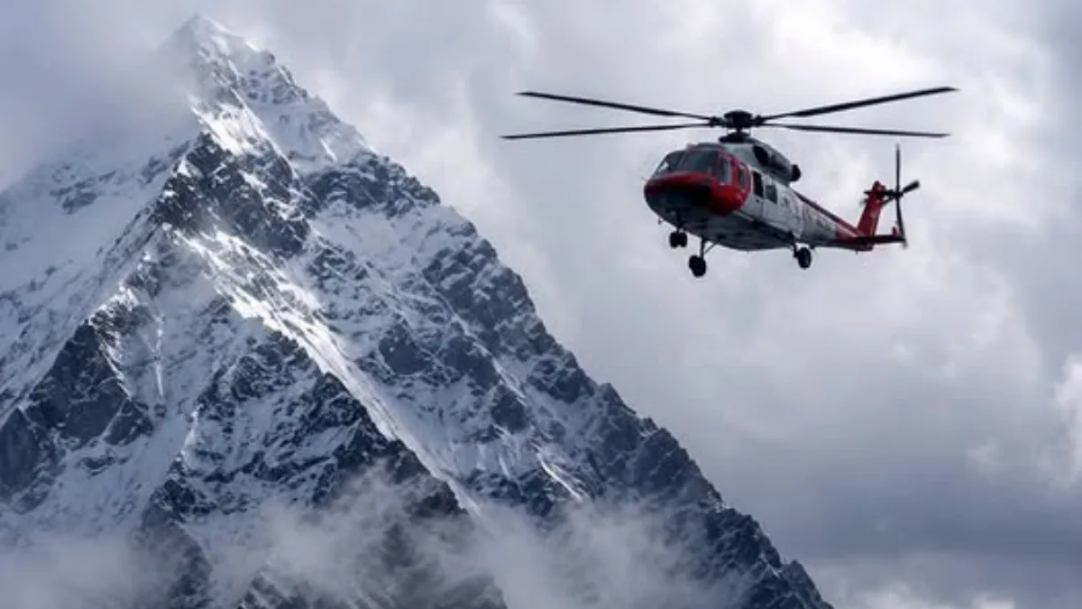 broad-peak-avalance-helicopter-rescue