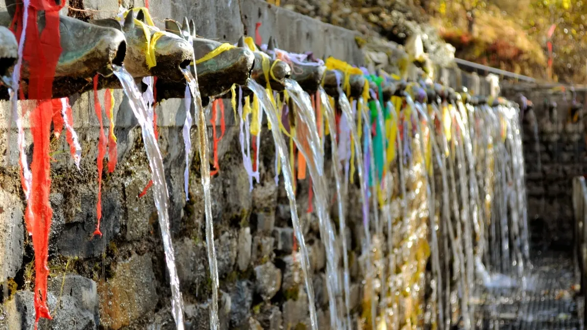 108-holy-water-spout-at-muktinath