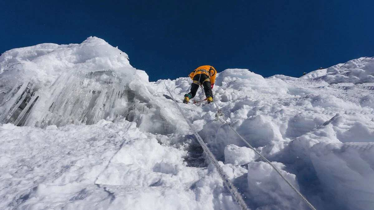 island-peak-climbing-cost